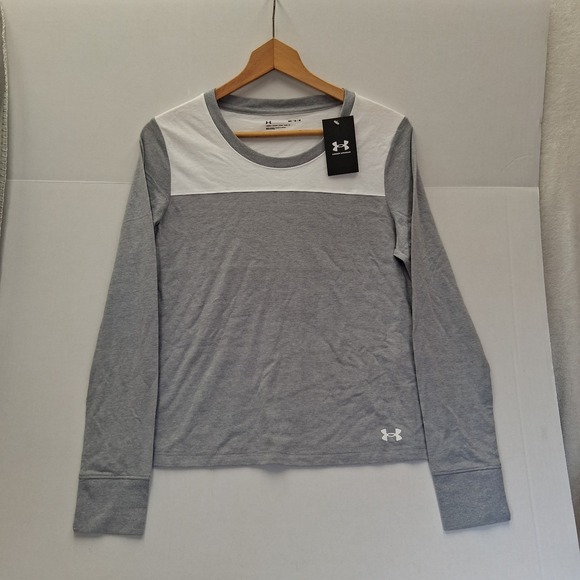 Under Armour Tops - NEW Under Armour Women's  Loose Long-Sleeve Grey & White‎  T-Shirt Size MEDIUM